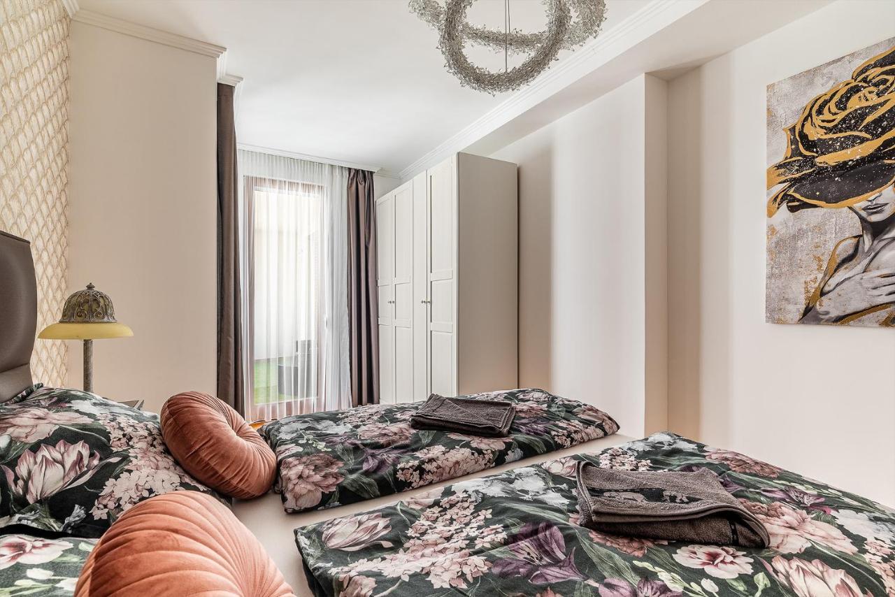Penthouse Three Bedrooms, Three Balconies Apartment With Free Parking In Kiraly Street Будапешт Экстерьер фото