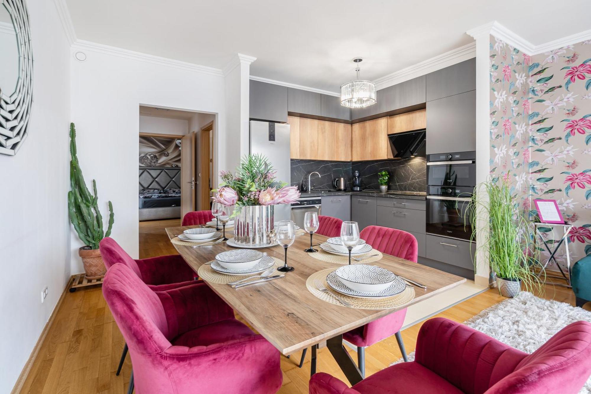 Penthouse Three Bedrooms, Three Balconies Apartment With Free Parking In Kiraly Street Будапешт Экстерьер фото