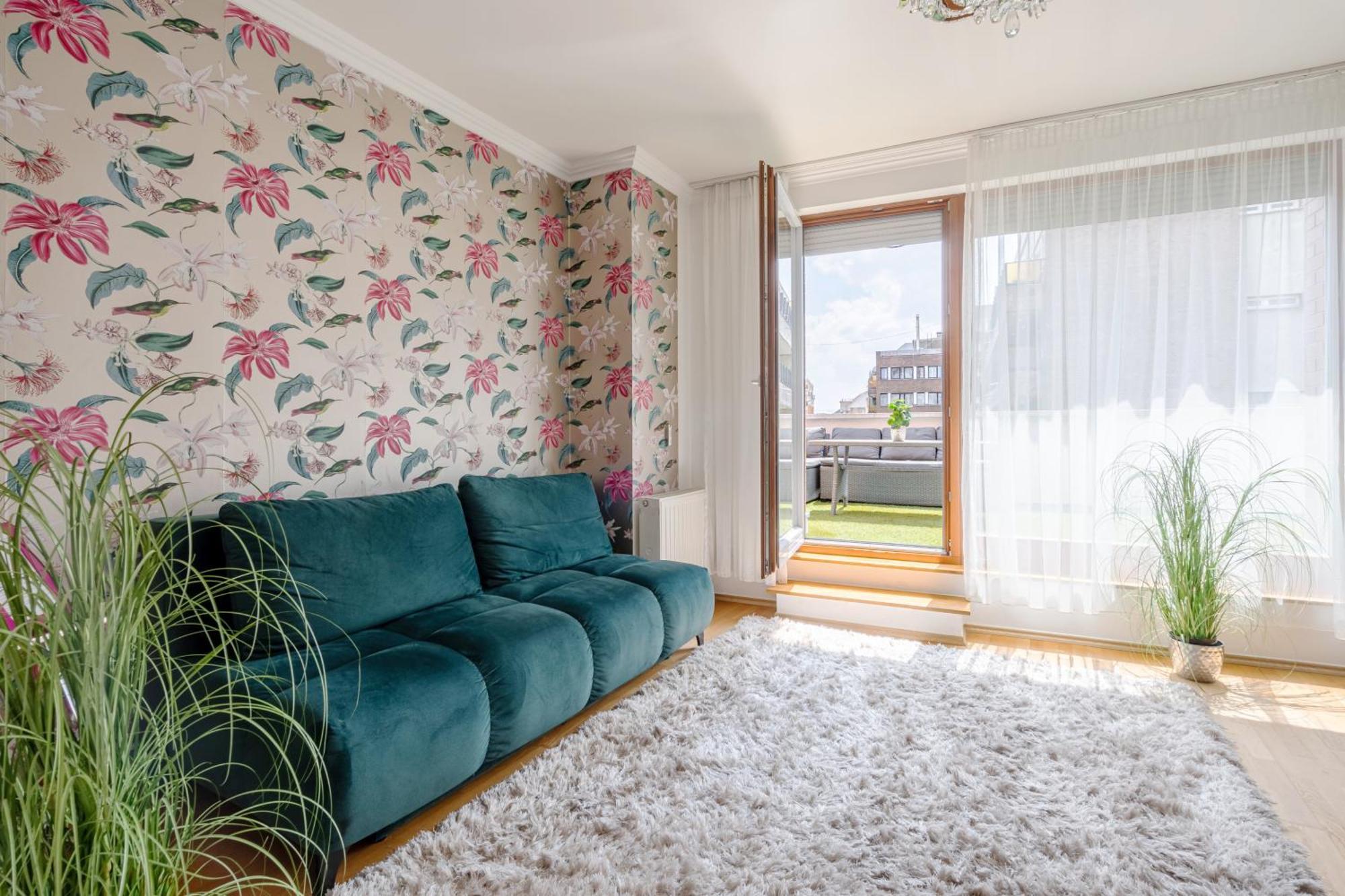 Penthouse Three Bedrooms, Three Balconies Apartment With Free Parking In Kiraly Street Будапешт Экстерьер фото
